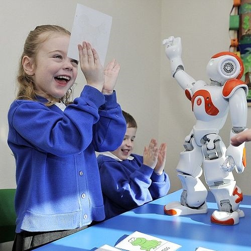 Motivating Through Gamification and Multimedia