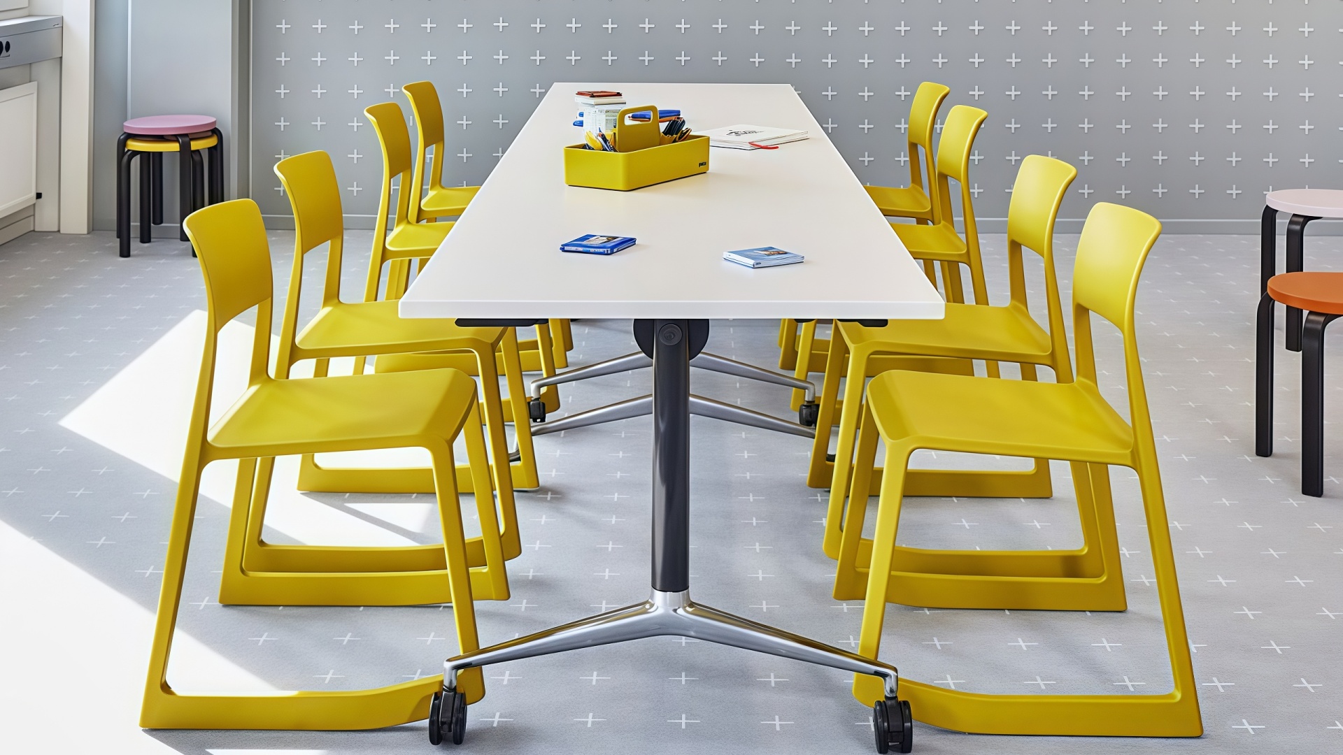 Tip Ton Chair in school_副本
