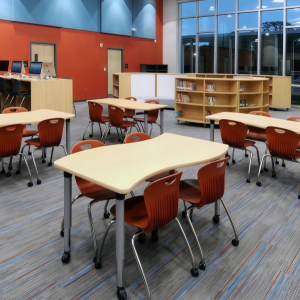 The Role of Adjustable Desks in Enhancing Student Focus