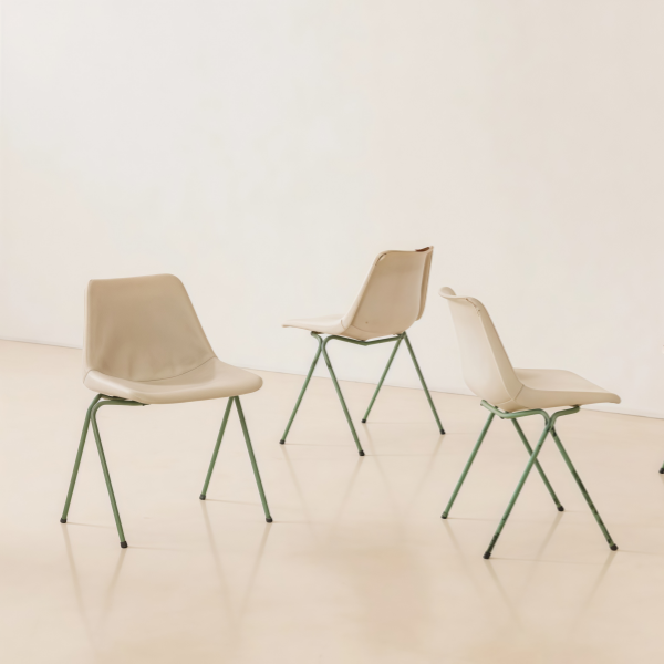 Robin Day Polypropylene Chair.png
